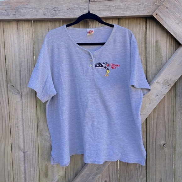 Vintage 90s Looney Tunes Embroidered Tweety Bird Sylvester Textured Cotton Tee - Picture 1 of 6